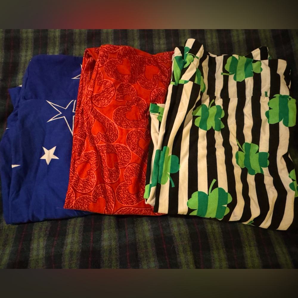 Set of 2 - LuLaRoe Holiday Design Leggings Tall and Curvy